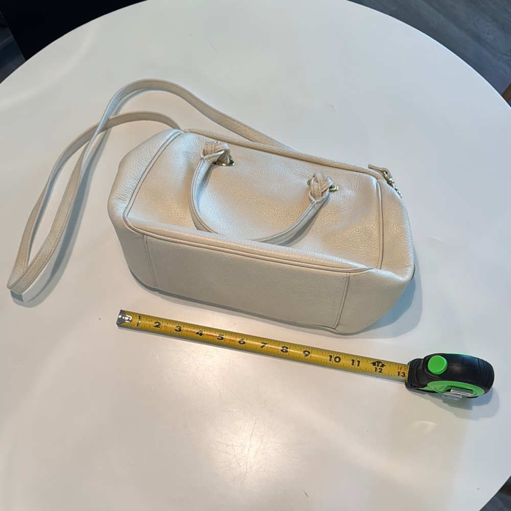 Liz Claiborne Elegant Cream Shoulder Bag